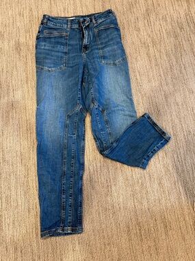 Pilcro Women's Boyfriend Jeans in Medium Blue Wash